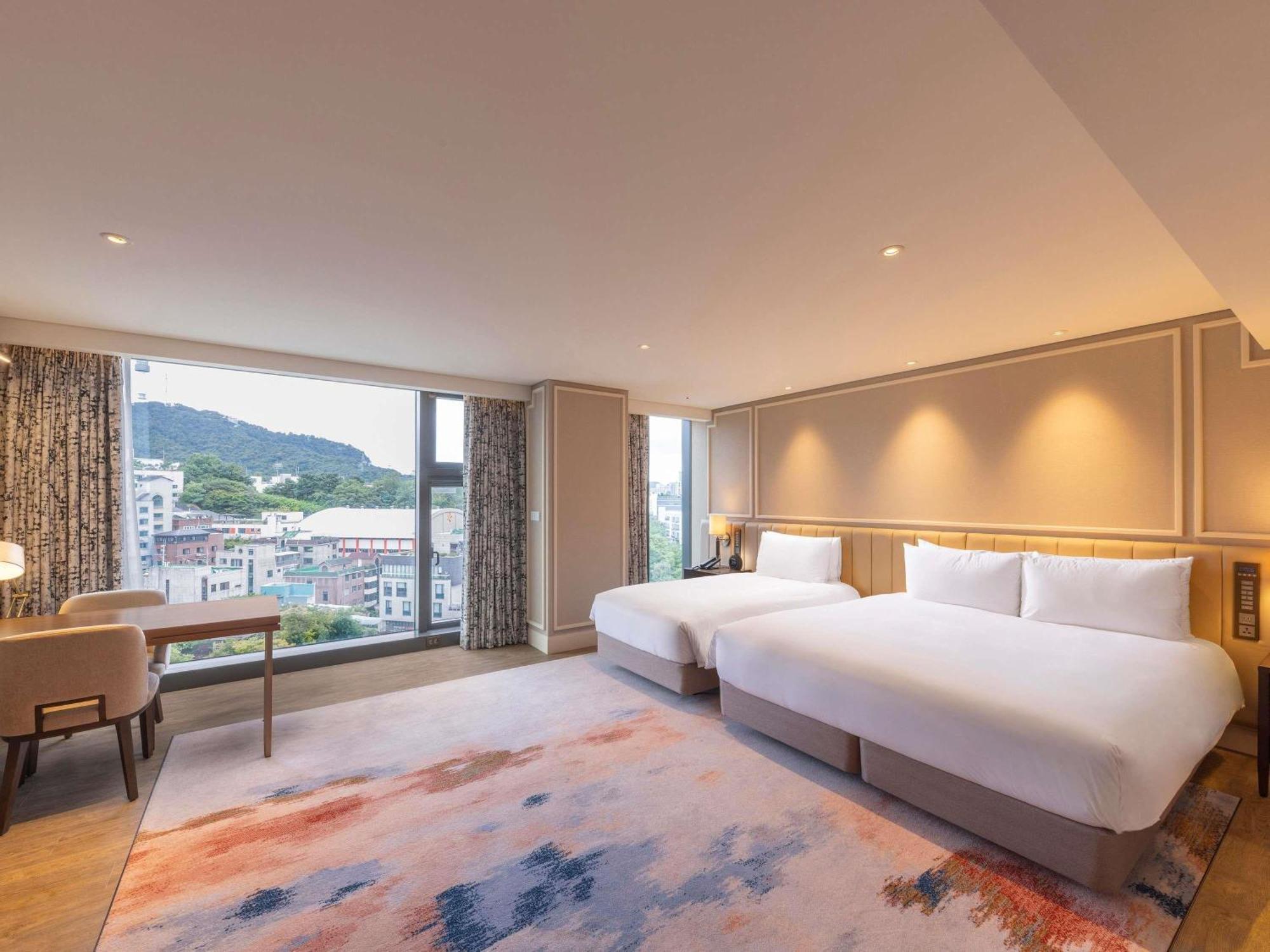 Camera Namsan con un letto king size e un letto singolo